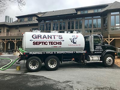 Septic-pumping-at-commercial-location-400w Septic-pumping-at-commercial-location-400w