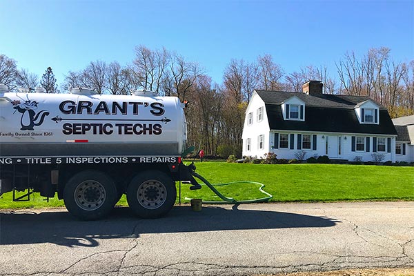 residential-septic-pumping-600w (1) residential-septic-pumping-600w (1)